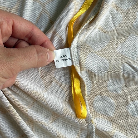 VTG DVF Jilda 100% Silk Wrap Dress Geometric Animal Print Dress Sz 2 Retro Yello - Picture 9 of 9